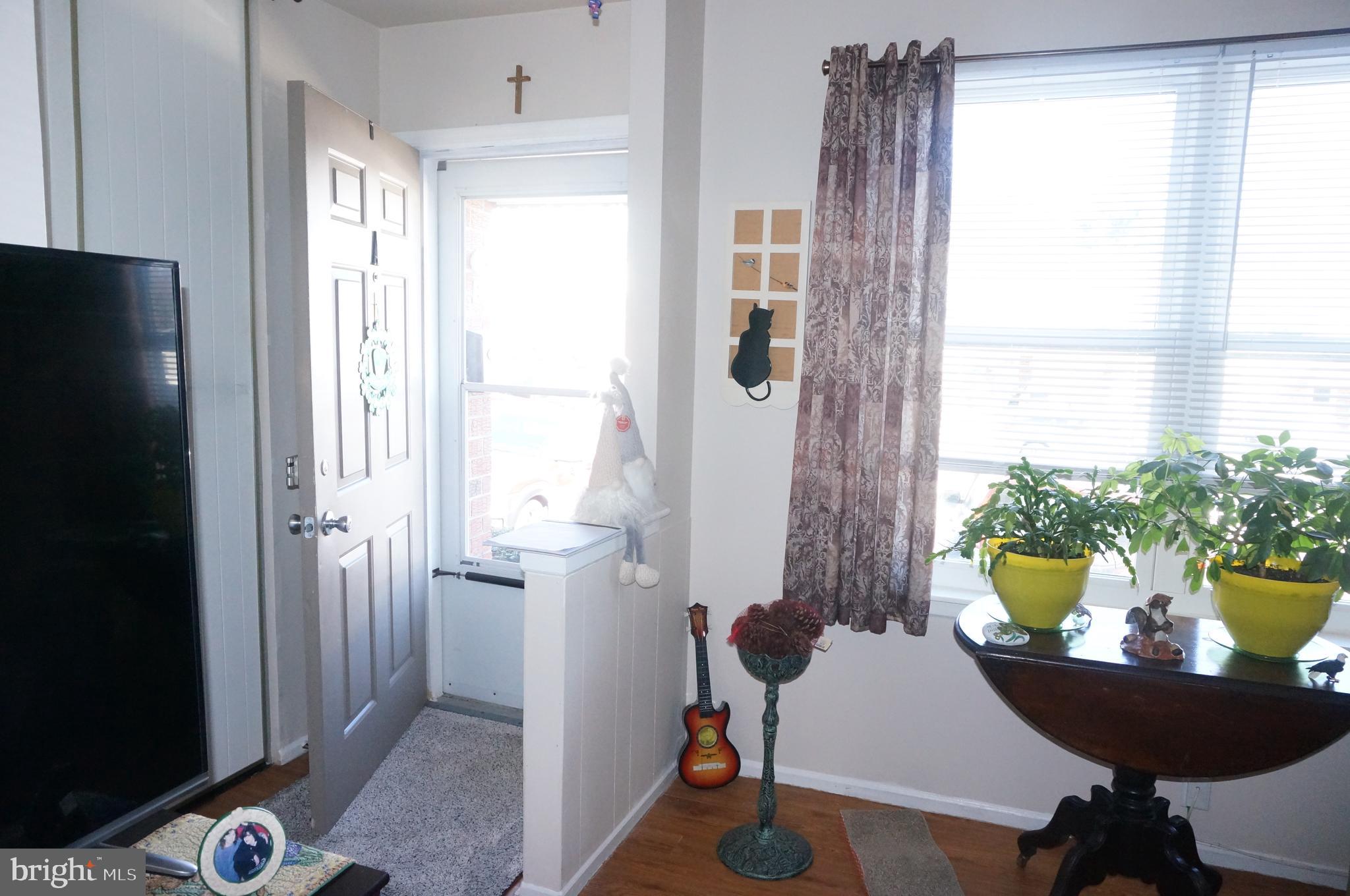 2822 Saxton Road Philadelphia, PA 19114 - Photo 10 of 62 1st Floor Living Room