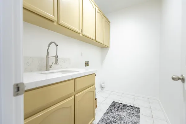 $529,999 | 1500 Scenic Drive, Unit 12, Modesto, CA 95355