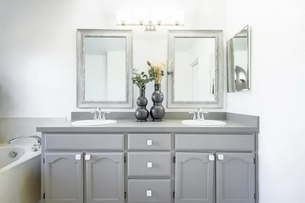 $529,999 | 1500 Scenic Drive, Unit 12, Modesto, CA 95355