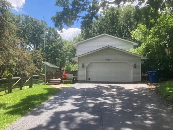 $339,000 | 21337 West Nielson Drive, Lake Villa, IL 60046