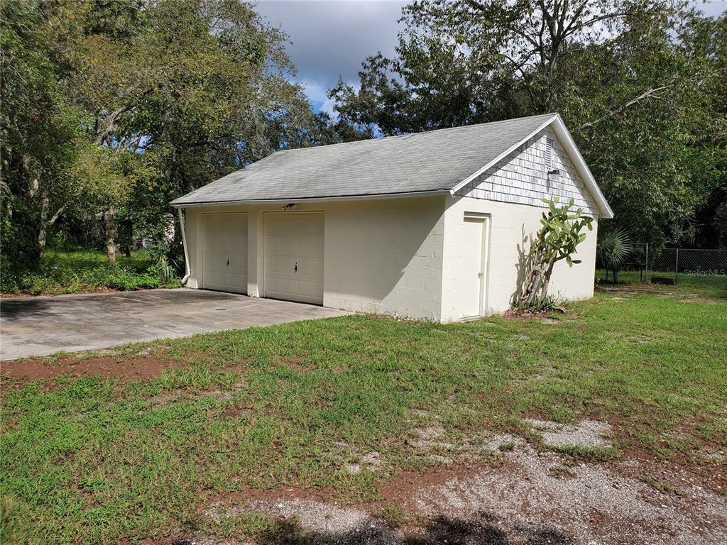 17705 Oxenham Avenue Spring Hill, FL 34610 - Photo 3 of 20