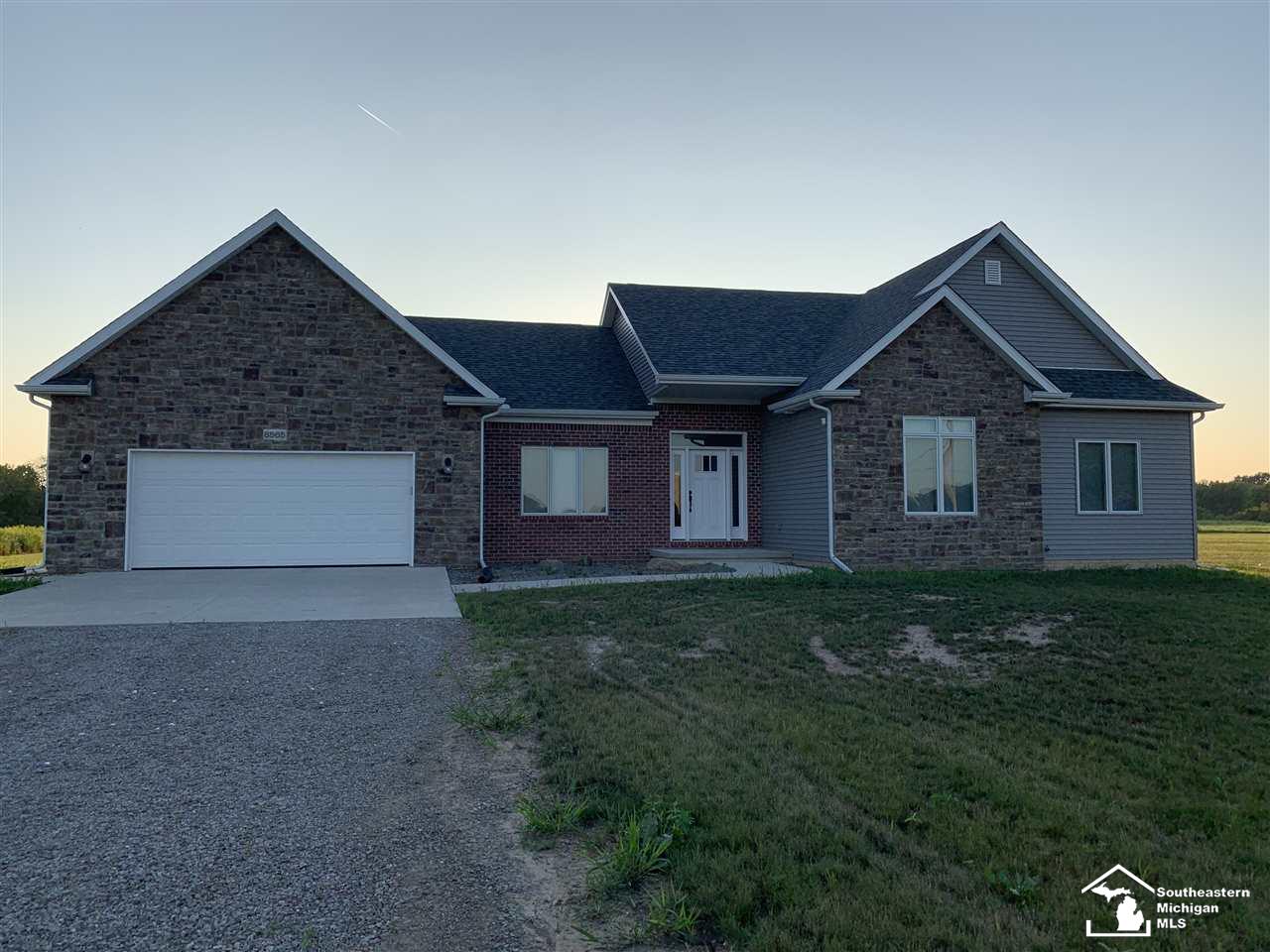 8565 Grafton Road Newport, MI 48166 - Photo 2 of 33 31391603-1.JPG