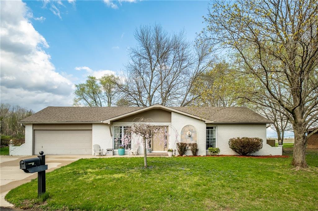 722 North Riverside Drive Columbus, IN 47203 - Photo 1 of 44 Gallery Image 1