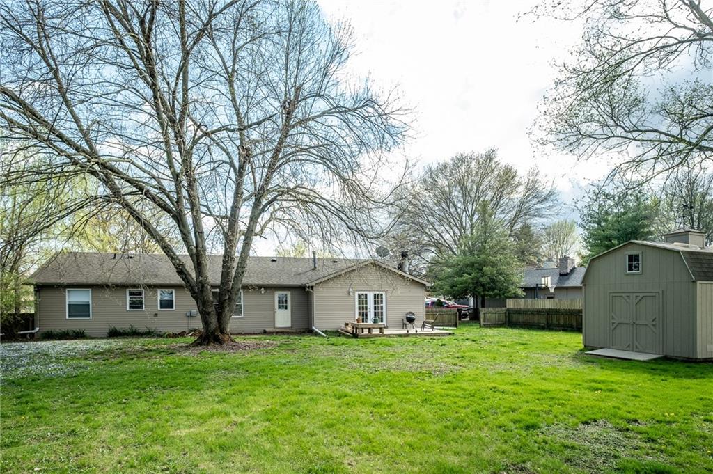 722 North Riverside Drive Columbus, IN 47203 - Photo 34 of 44 Gallery Image 34