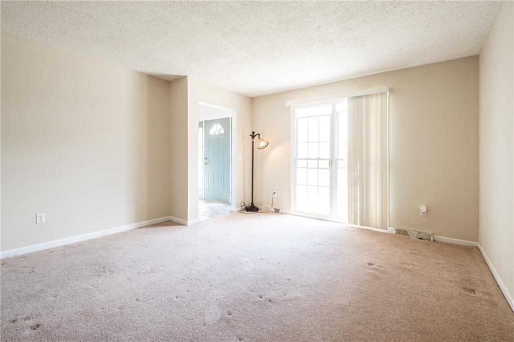 722 North Riverside Drive Columbus, IN 47203 - Photo 5 of 44 Gallery Image 5