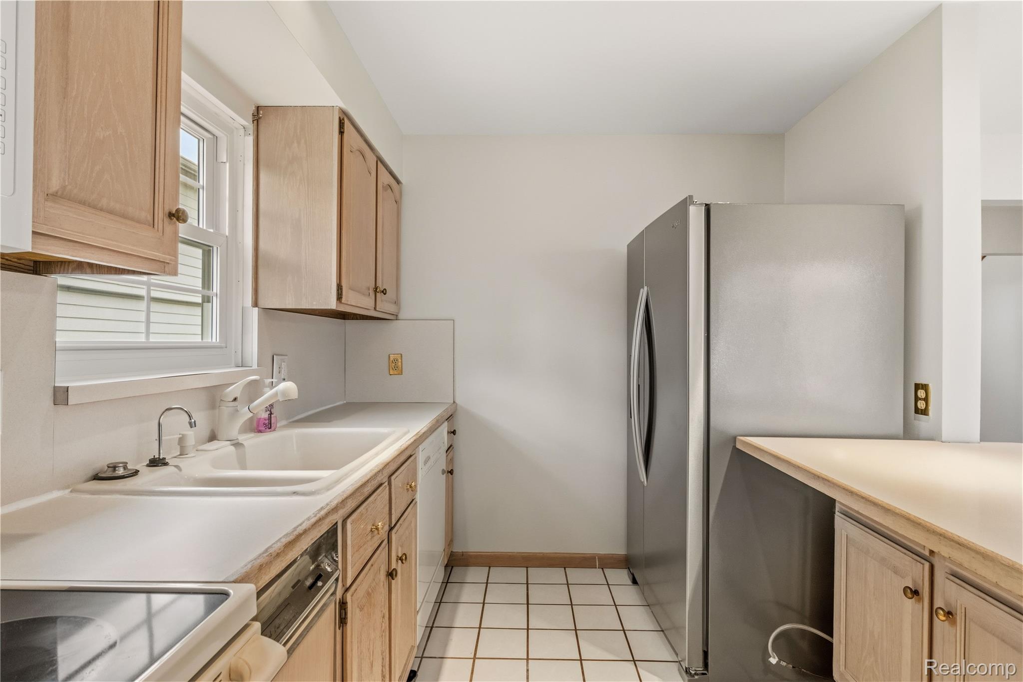 42352 Park Ridge Road Novi, MI 48375 - Photo 12 of 40 42352 Park Ridge0033.jpg