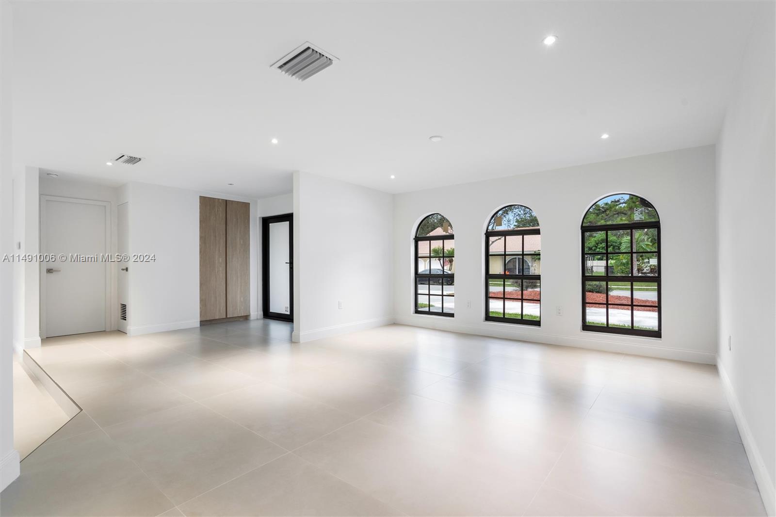 2728 Northwest 29th Avenue Boca Raton, FL 33434 - Photo 11 of 50 Gallery Image 11