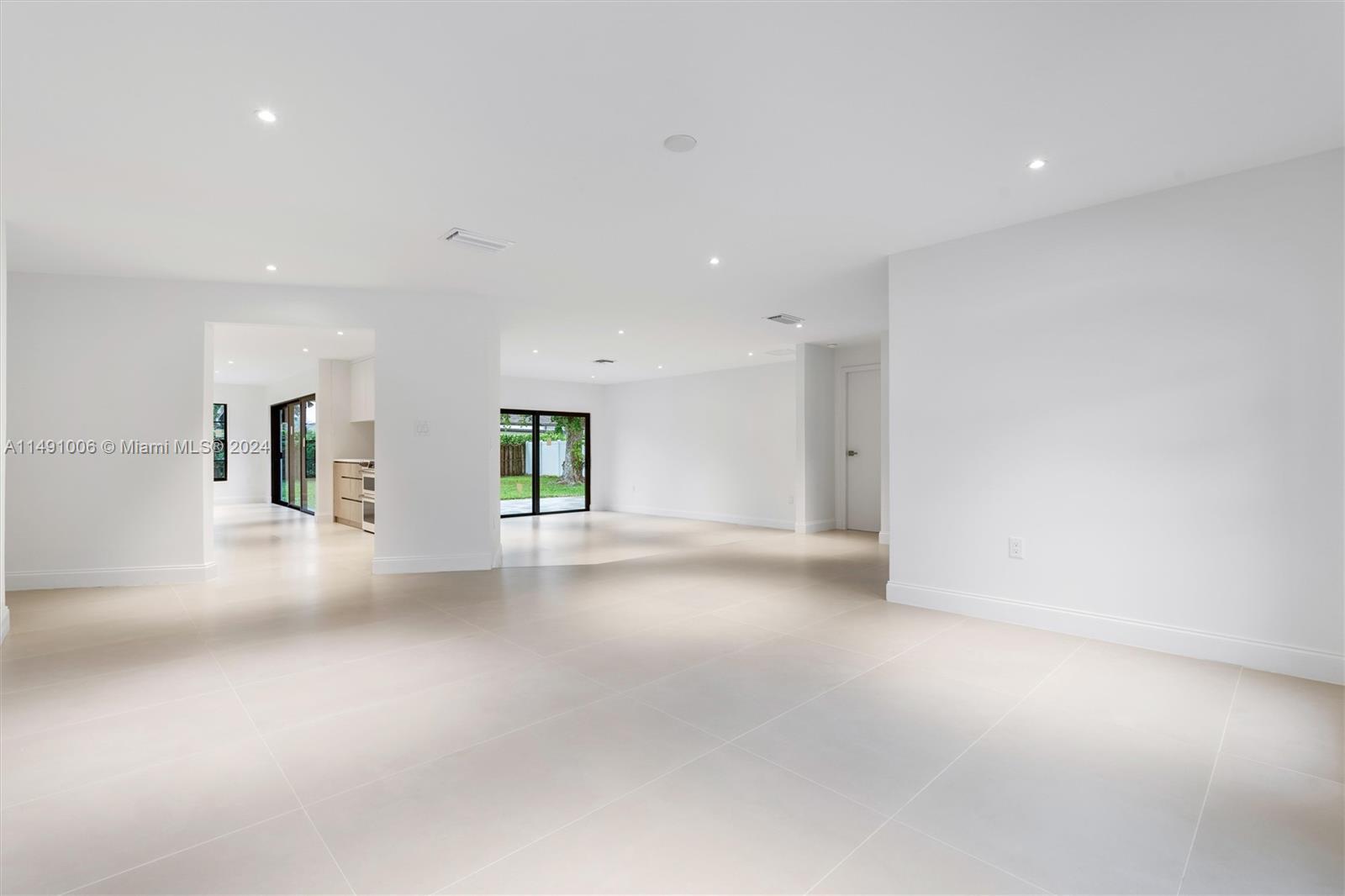2728 Northwest 29th Avenue Boca Raton, FL 33434 - Photo 12 of 50 Gallery Image 12