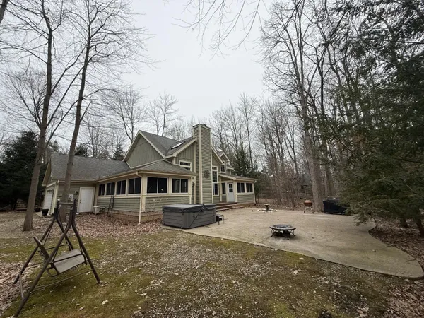 $899,000 | 13217 Three Oaks Road, Sawyer, MI 49125