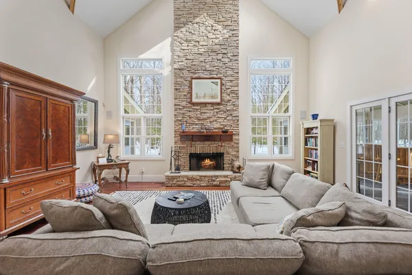 $899,000 | 13217 Three Oaks Road, Sawyer, MI 49125