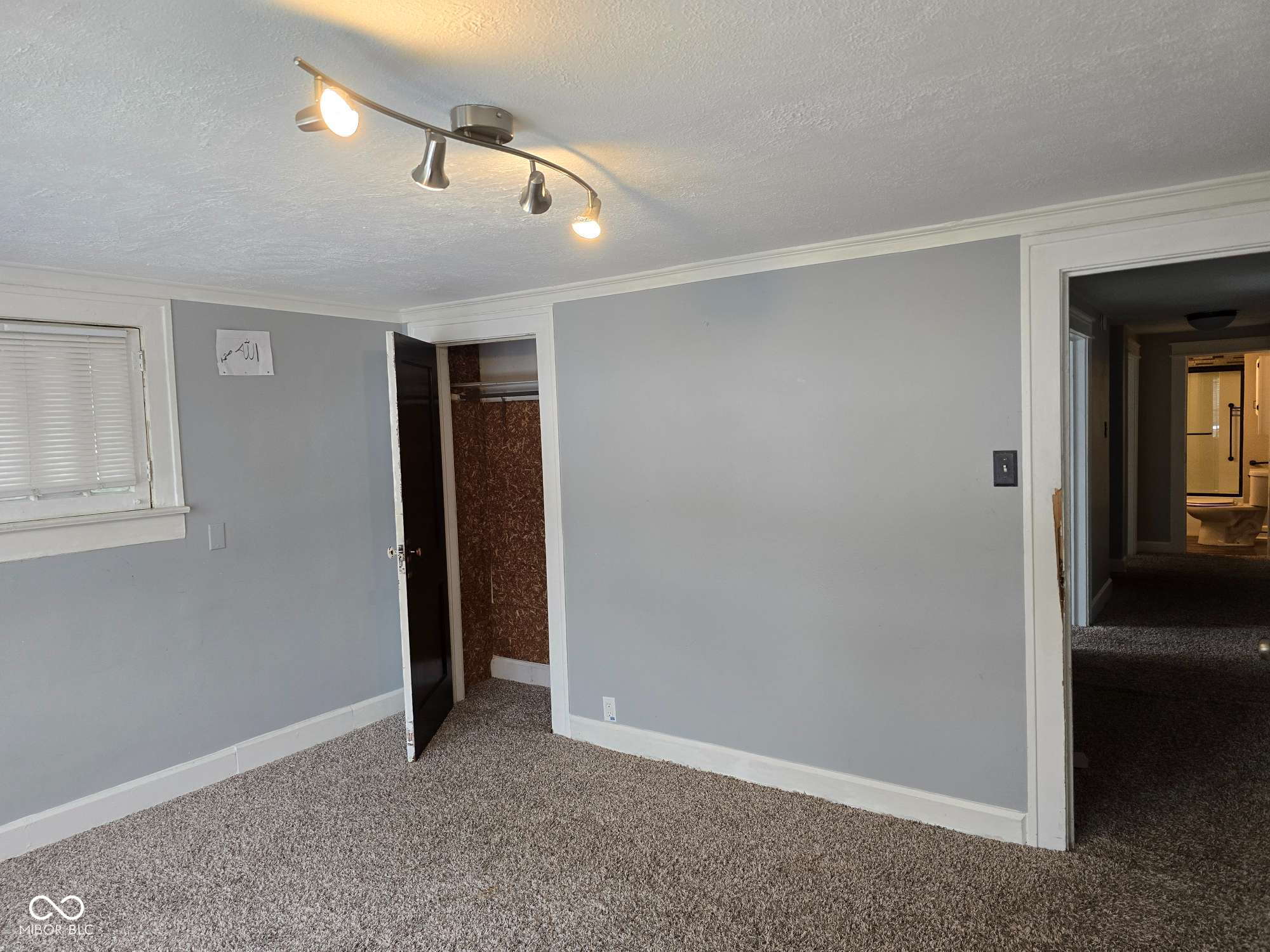 814 Dequincy Street Indianapolis, IN 46201 - Photo 3 of 38