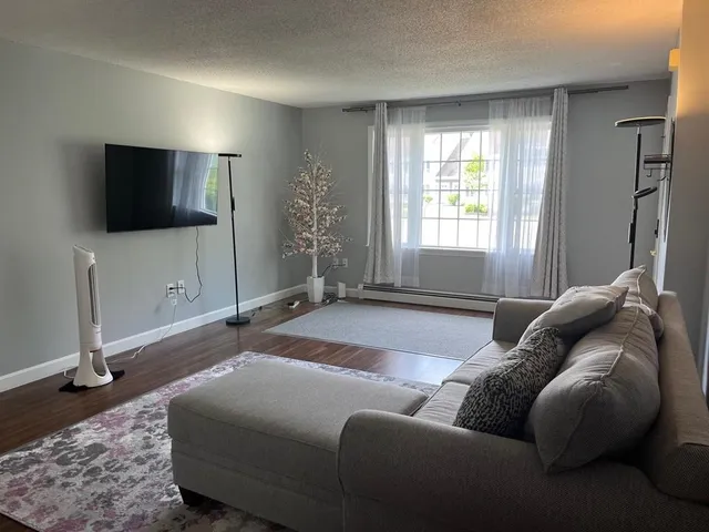 $2,100 | 313 Spring Brook Circle, Portsmouth, NH 03801