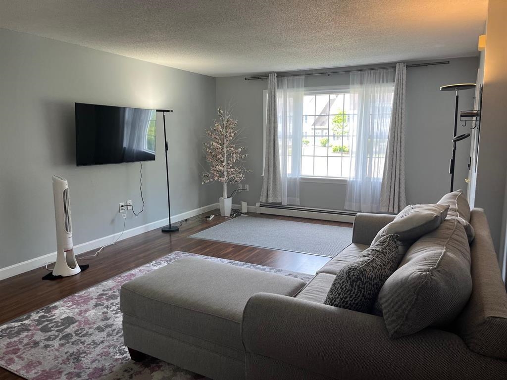 313 Spring Brook Circle Portsmouth, NH 03801 - Photo 4 of 12