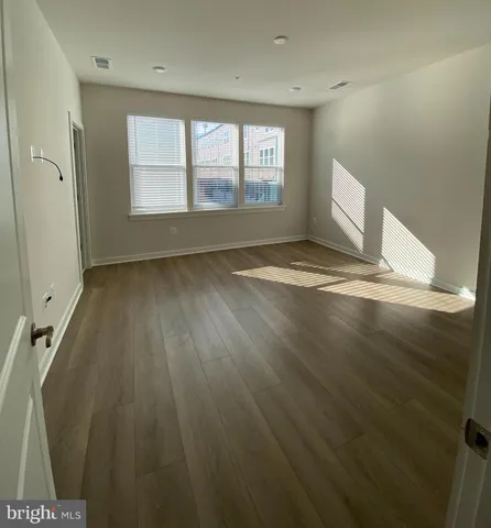 $4,750 | 16356 Columbus Avenue, Rockville, MD 20855