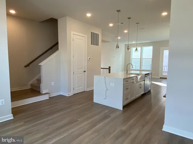 $4,750 | 16356 Columbus Avenue, Rockville, MD 20855