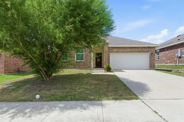 $2,000 | 759 Crestridge Drive, Lavon, TX 75166