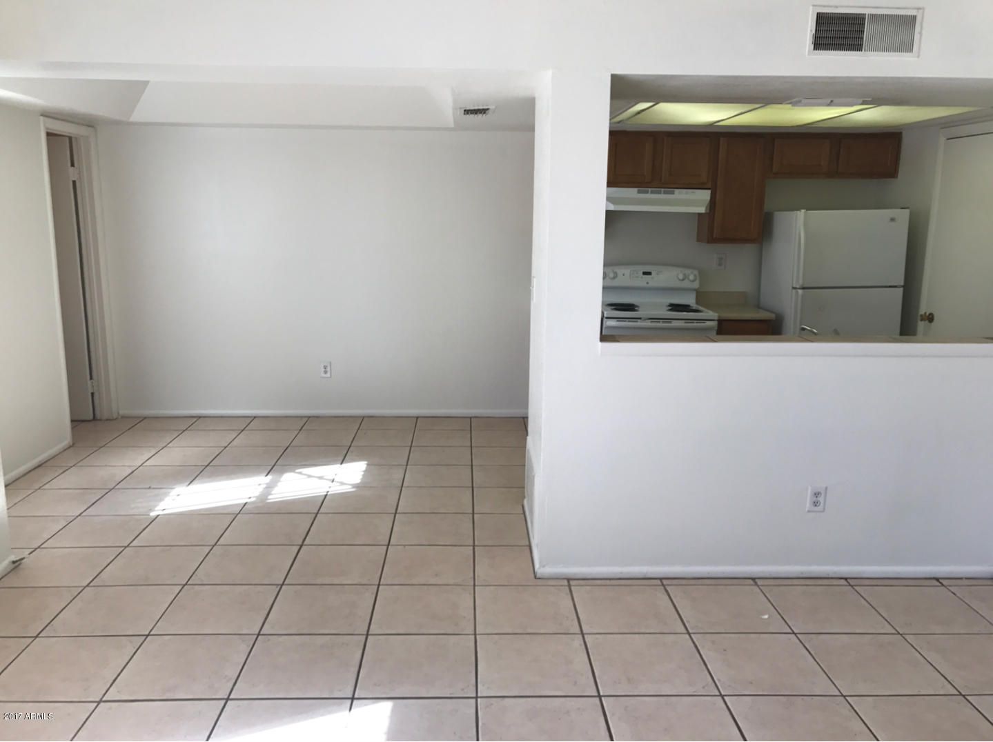 4427 East Riverside Street Phoenix, AZ 85040 - Photo 6 of 20 15088684228162936c118b4c4f8a0bdbb2fbd714