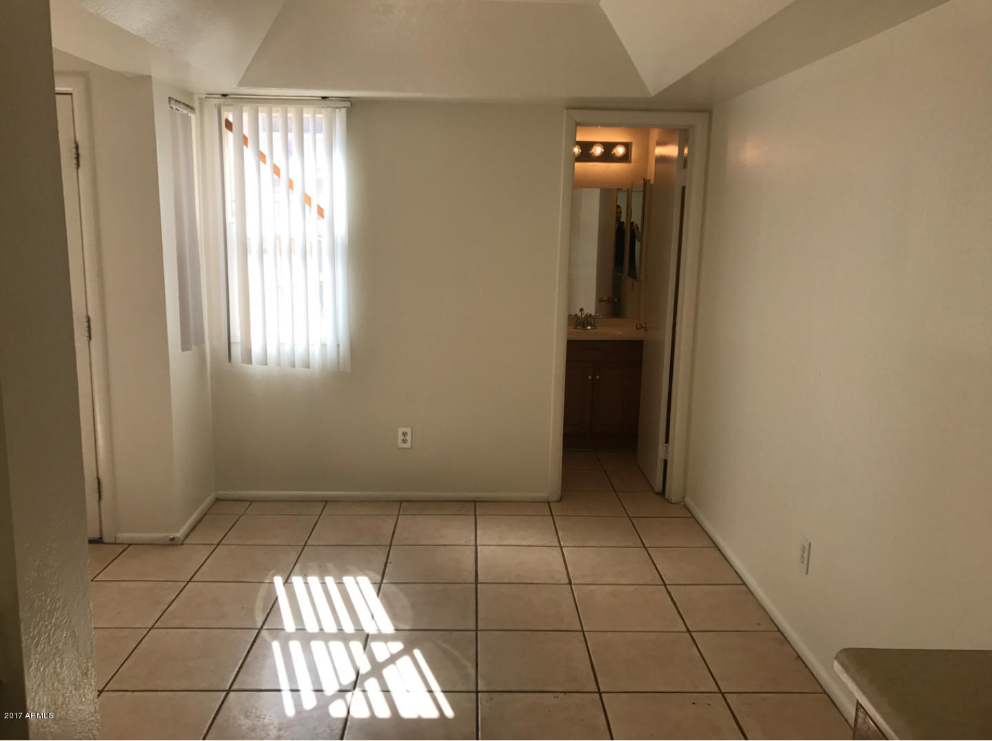 4427 East Riverside Street Phoenix, AZ 85040 - Photo 7 of 20 15088689225ebfbf5f5dff478490de09d823e983