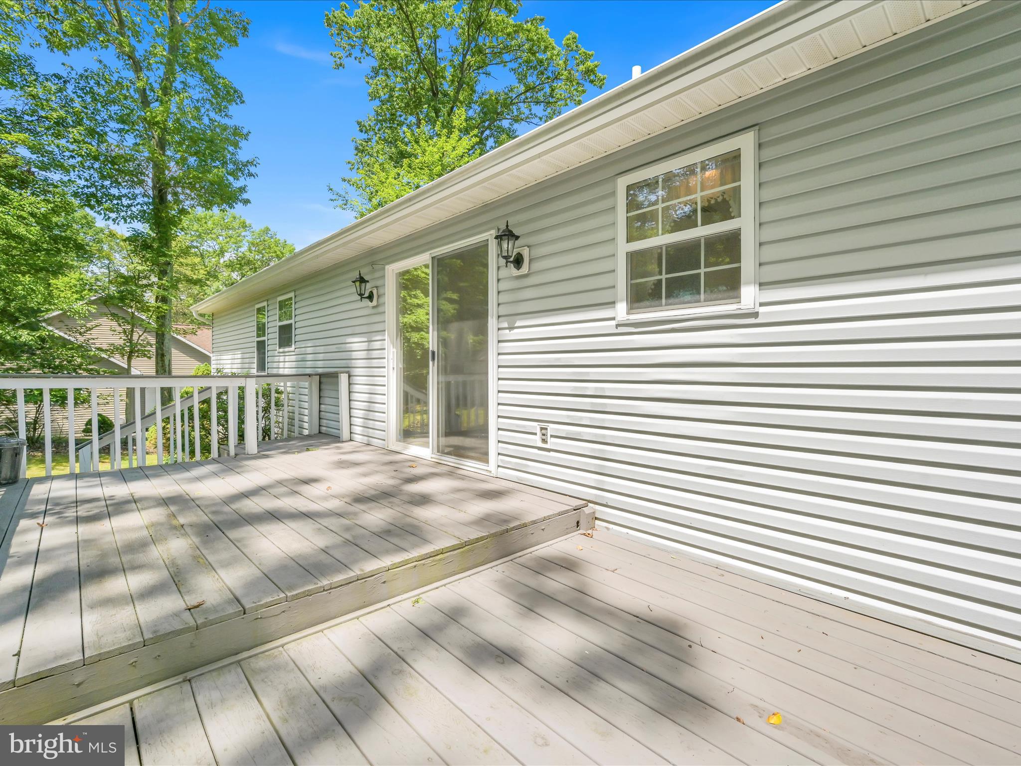 95 Comanche Drive Auburn, PA 17922 - Photo 28 of 33 a porch with seating space