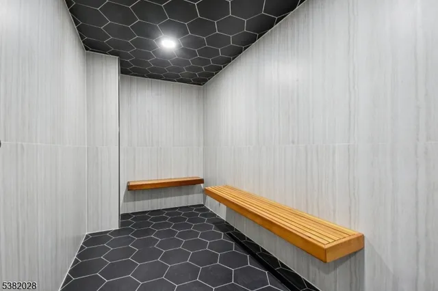 $3,999,999 | 19 Highlander Drive, Scotch Plains, NJ 07076