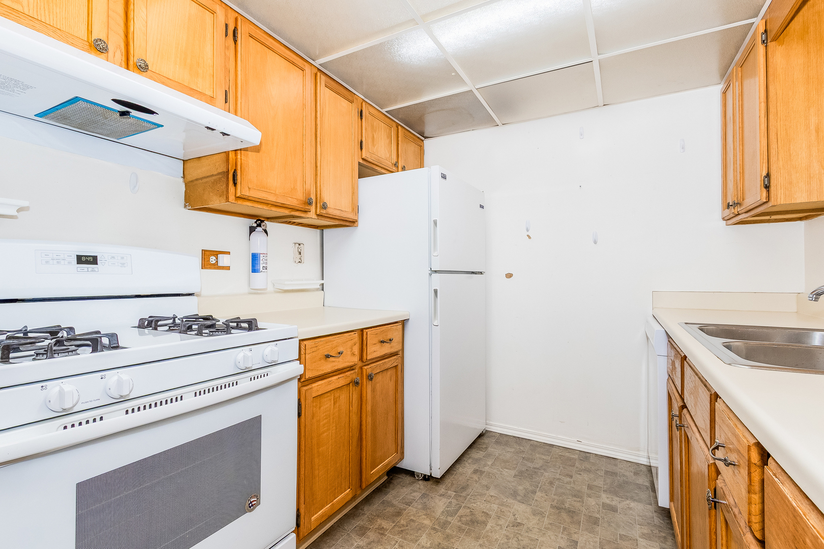 154 East Bailey Road, Unit D Naperville, IL 60565 - Photo 10 of 15
