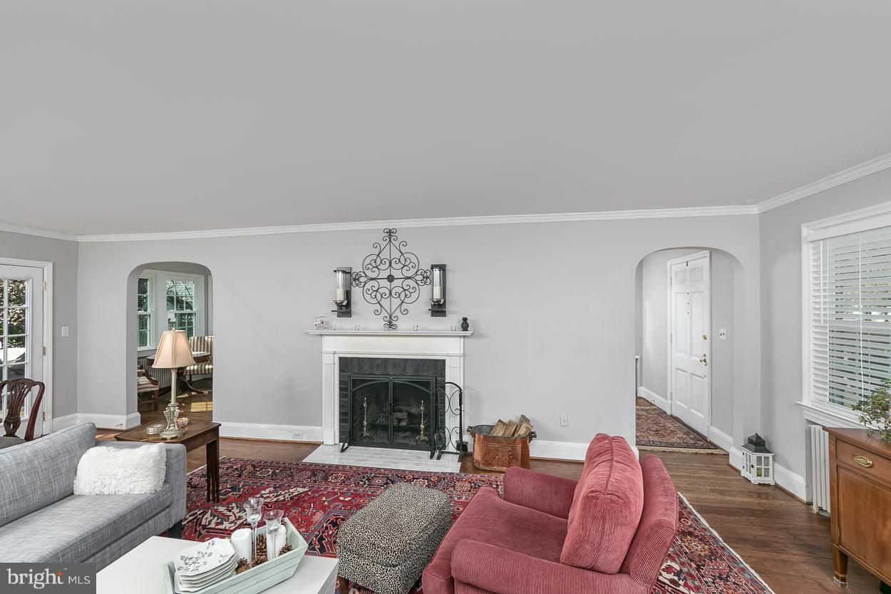 513 Wilton Road Baltimore, MD 21286 - Photo 15 of 30 a living room with furniture fireplace and window