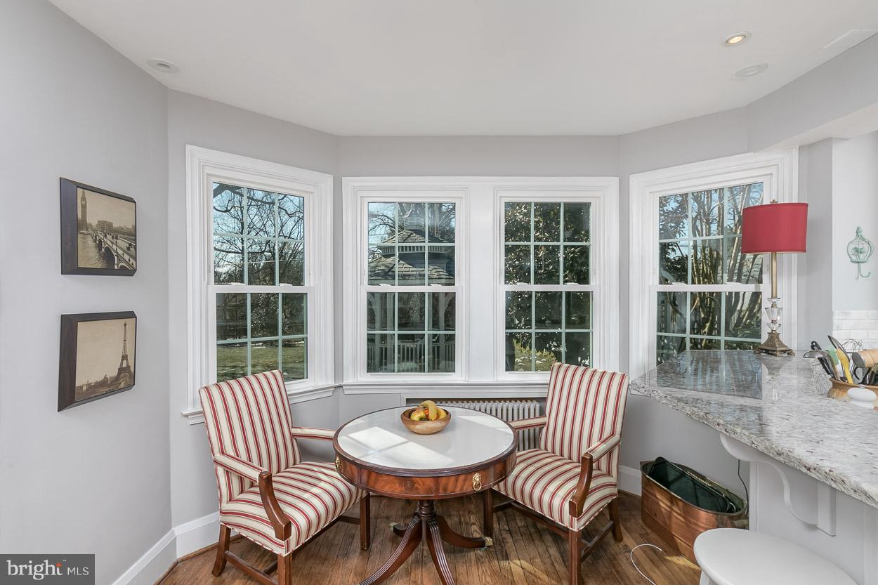 513 Wilton Road Baltimore, MD 21286 - Photo 8 of 30 a dining room with furniture and window