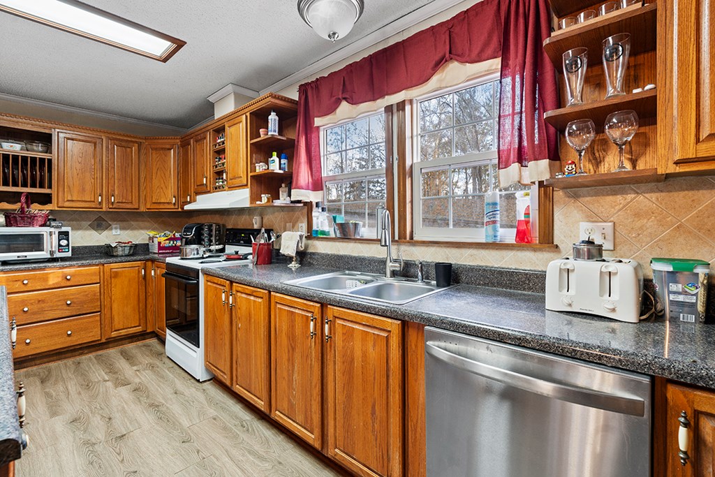 946 Old Oak Tree Road Waterloo, SC 29384 - Photo 13 of 21