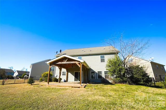 $2,895 | 5904 Stirlingshire Court, Charlotte, NC 28273