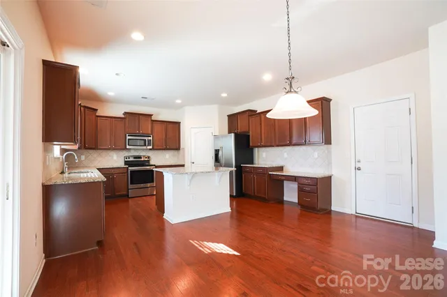 $2,895 | 5904 Stirlingshire Court, Charlotte, NC 28273