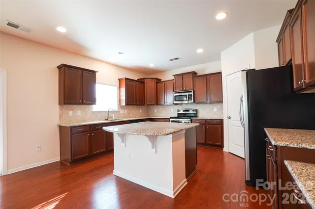 $2,895 | 5904 Stirlingshire Court, Charlotte, NC 28273