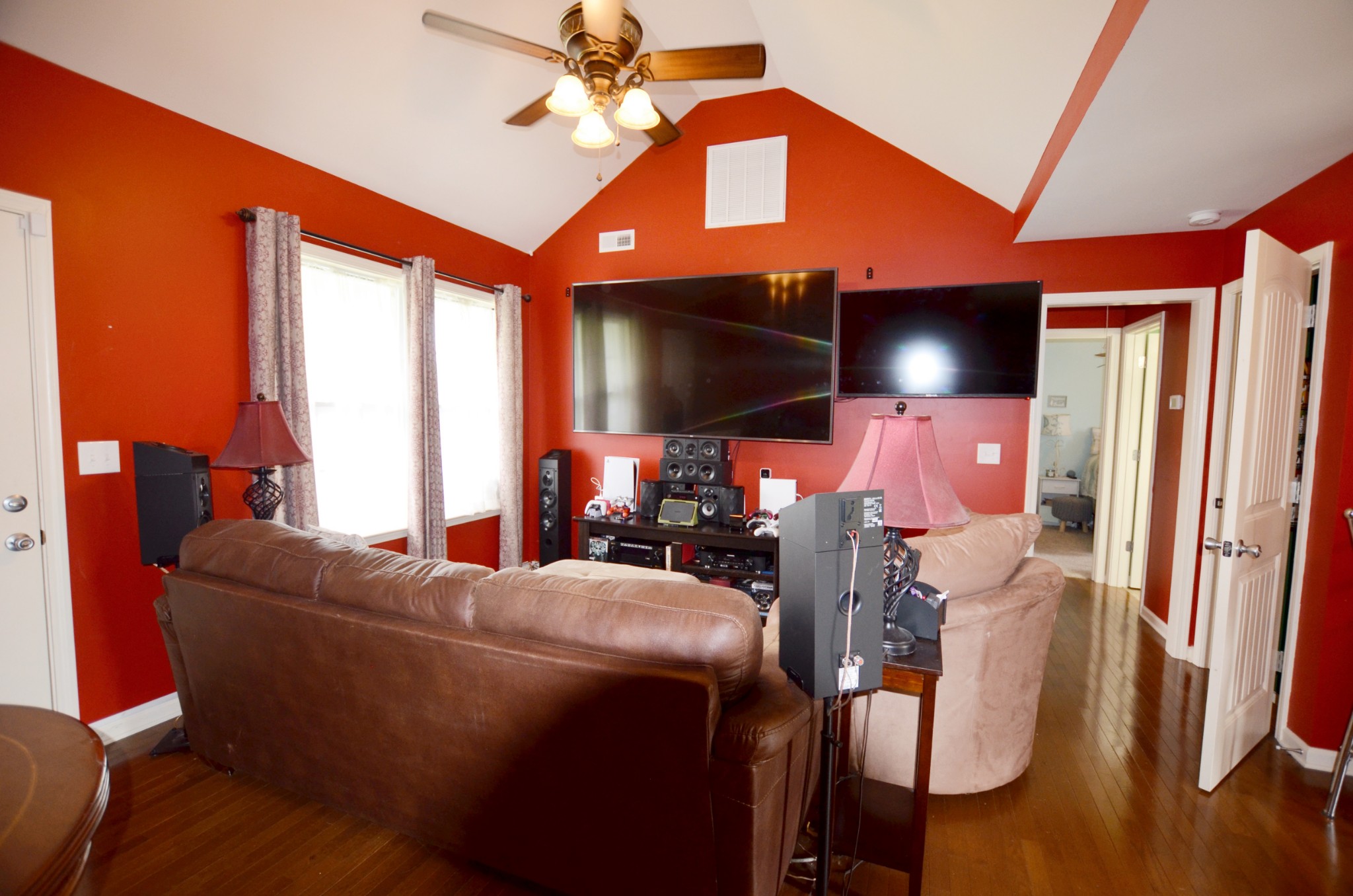1042 Lewis Road Burns, TN 37029 - Photo 3 of 17 Gallery Image 3