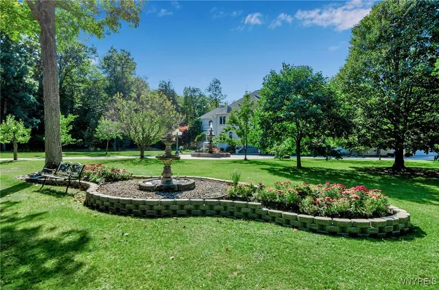 $1,950,000 | 7 Woodcrest Drive, Orchard Park, NY 14127