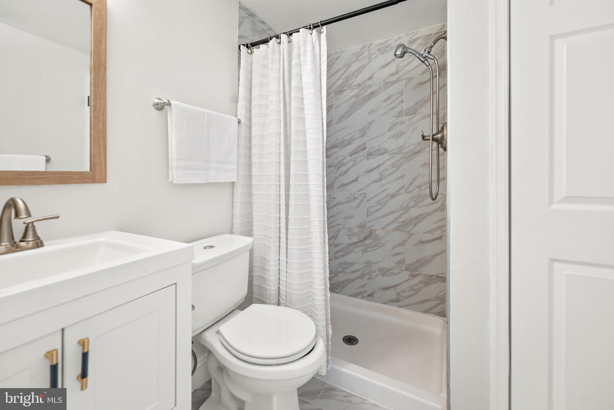 3724 Stonesboro Road Fort Washington, MD 20744 - Photo 13 of 41 Primary En Suite Bathroom