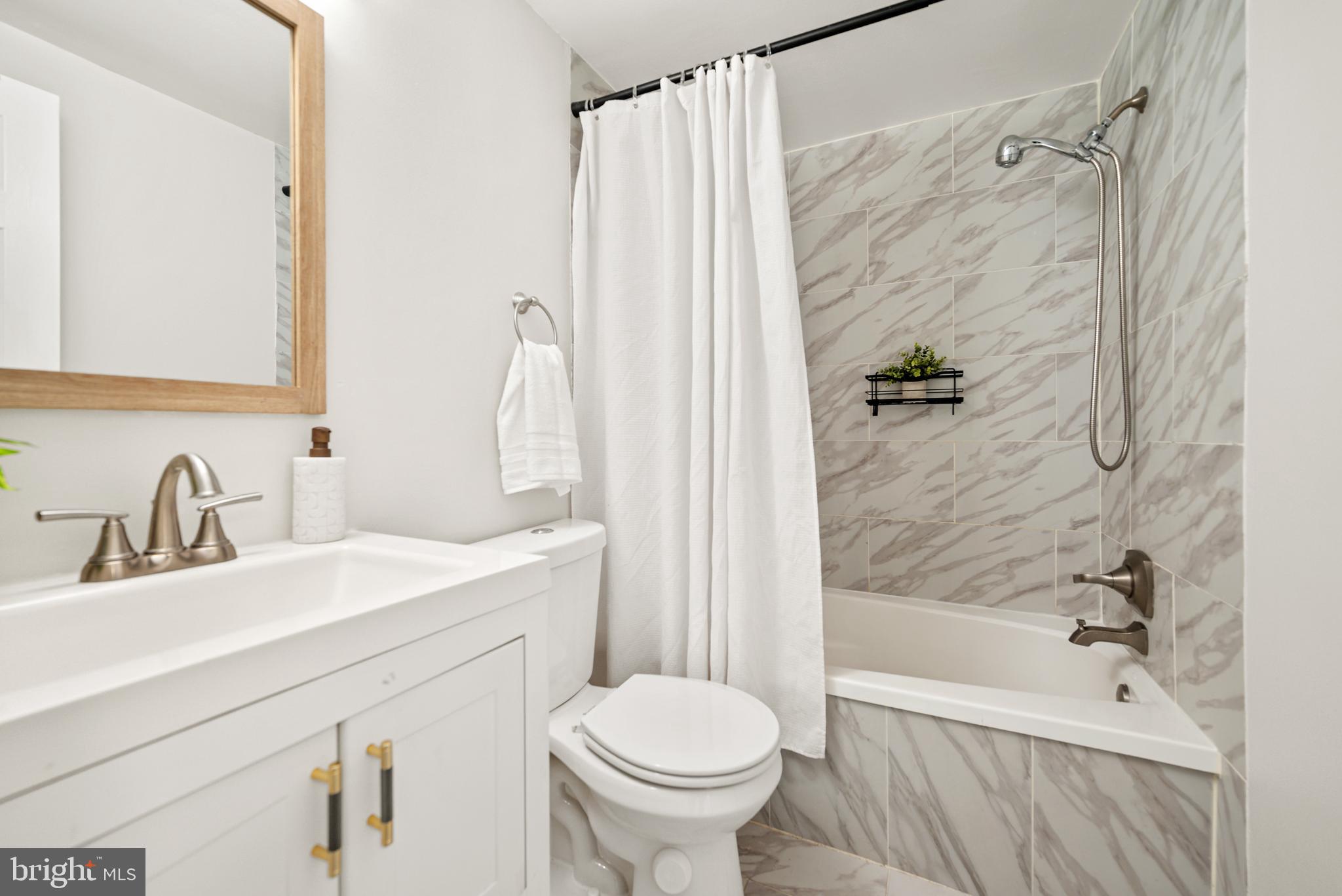 3724 Stonesboro Road Fort Washington, MD 20744 - Photo 16 of 41 Hall Full Bathroom