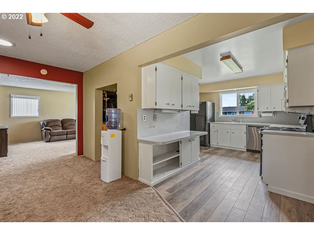 3220 Maple Street Longview, WA 98632 - Photo 5 of 15 Gallery Image 5