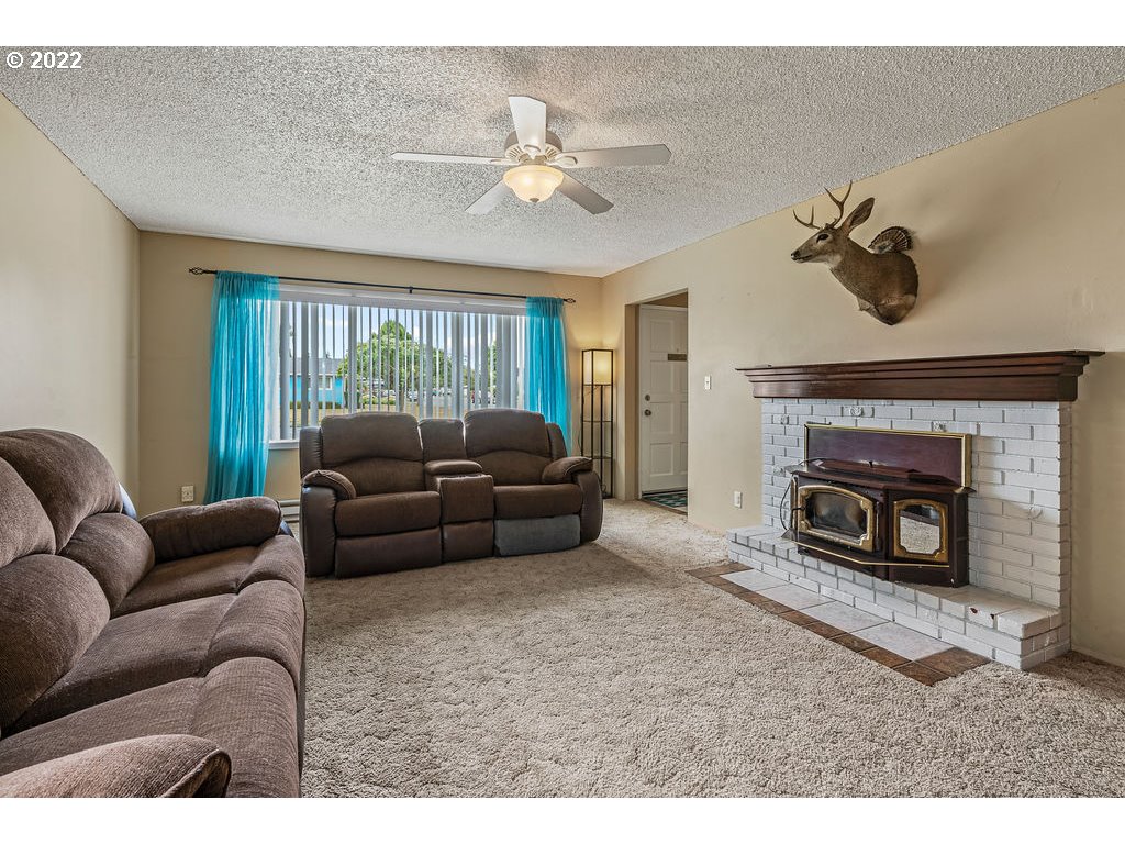 3220 Maple Street Longview, WA 98632 - Photo 6 of 15 Gallery Image 6