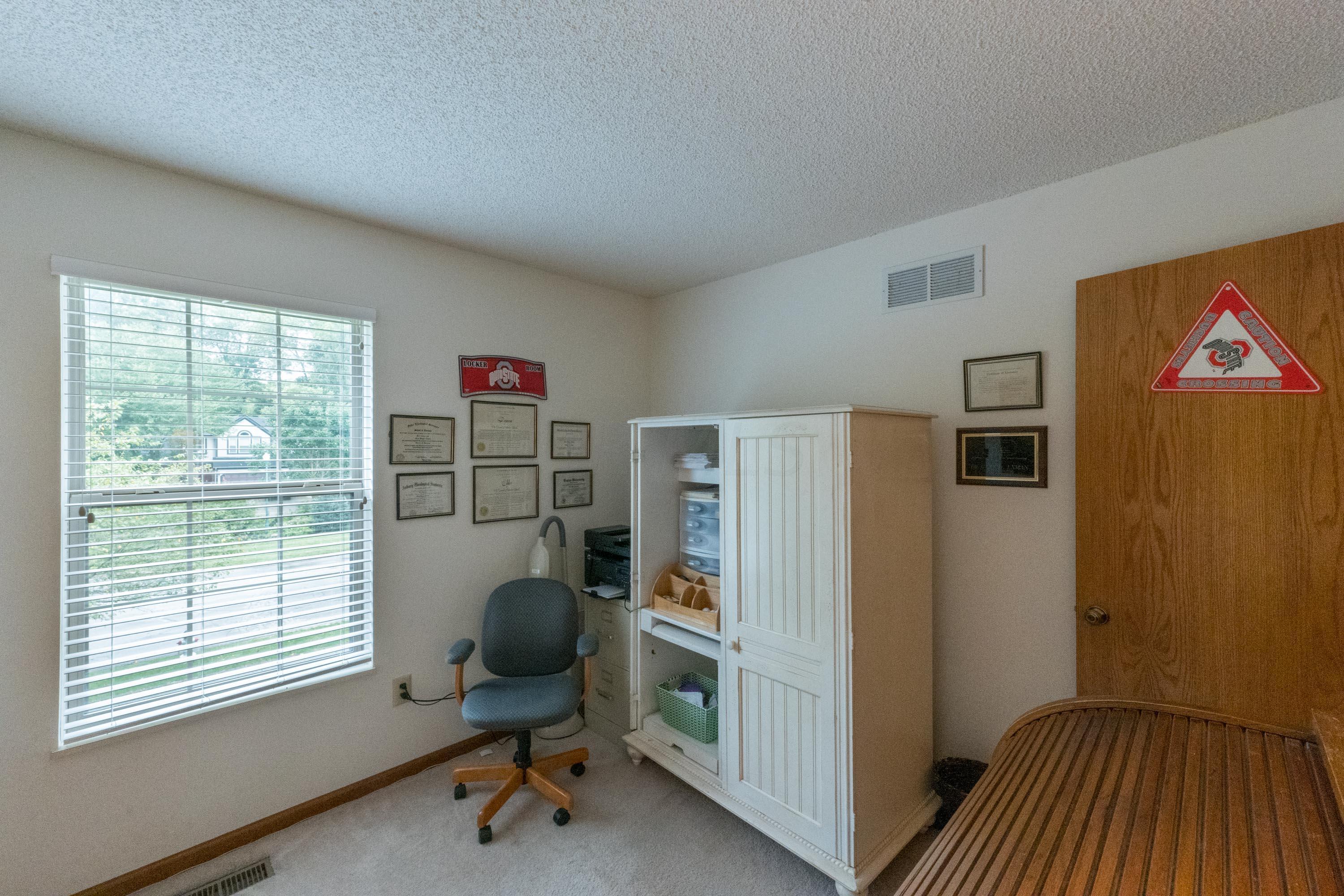 664 Ridenour Road Columbus, OH 43230 - Photo 46 of 77 043P1703869