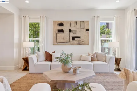 $2,599,000 | 5 Stirling Way, Hayward, CA 94542