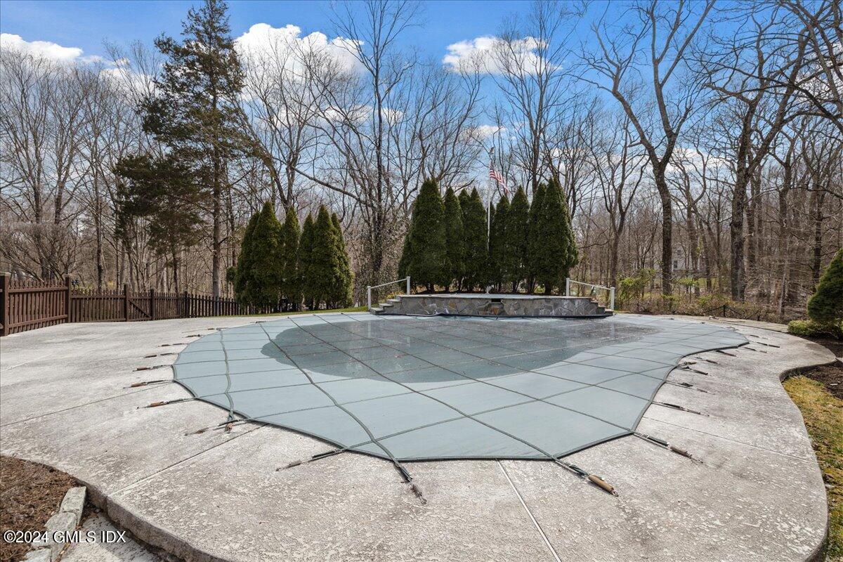 693 Den Road Stamford, CT 06903 - Photo 24 of 32 a view of road with with trees