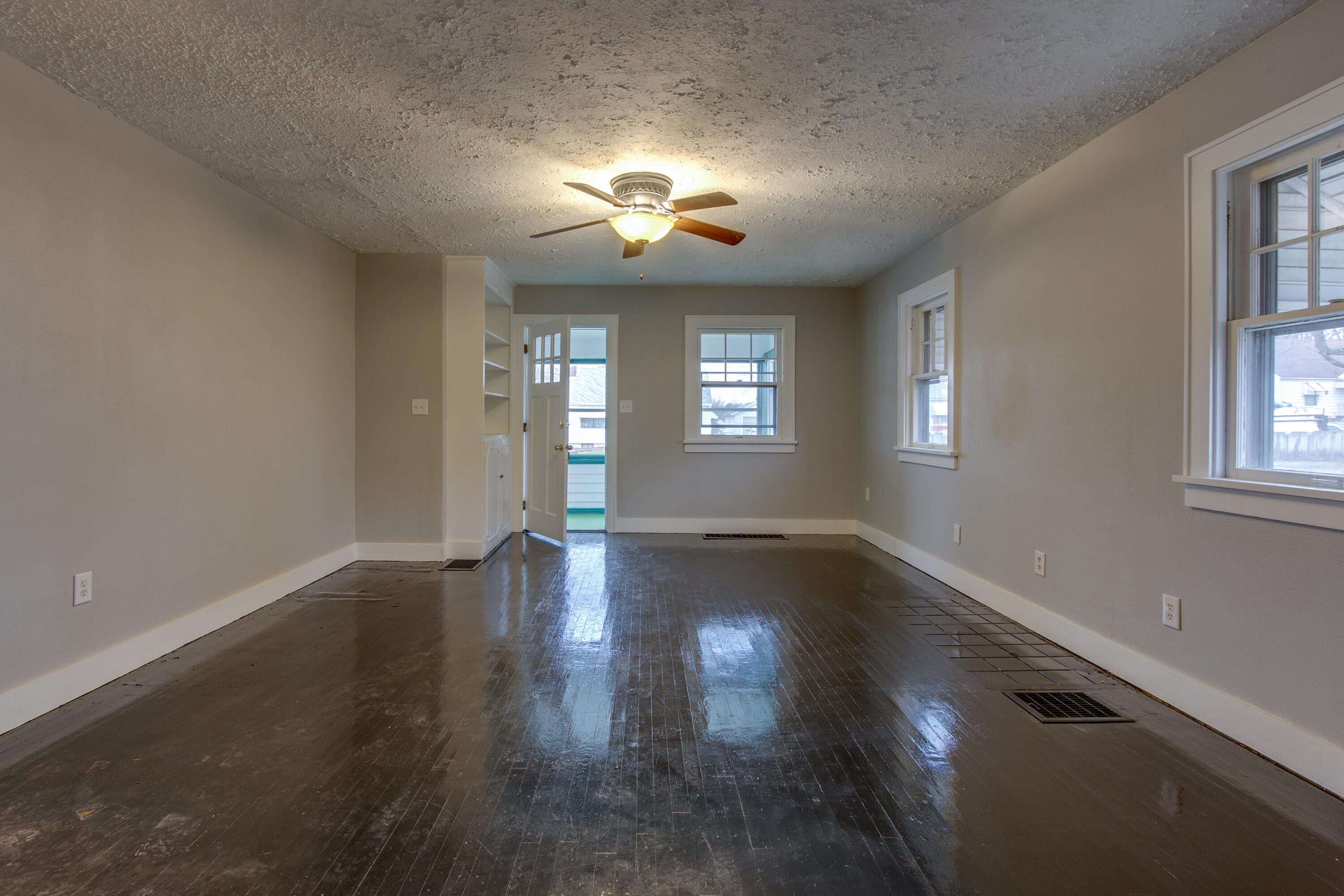 1015 Beacon Street Springfield, OH 45505 - Photo 16 of 36 6B1A3292HDR