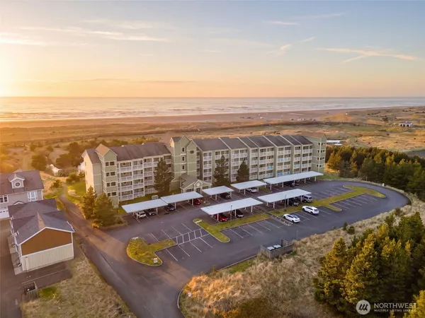 $349,900 | 501 Shoreview Drive, Unit 206, Long Beach, WA 98631