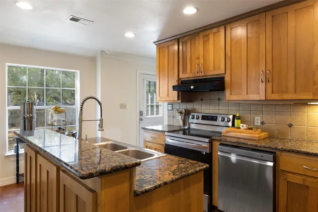 $499,000 | 280 Stonegate Drive, Johnson City, TX 78636