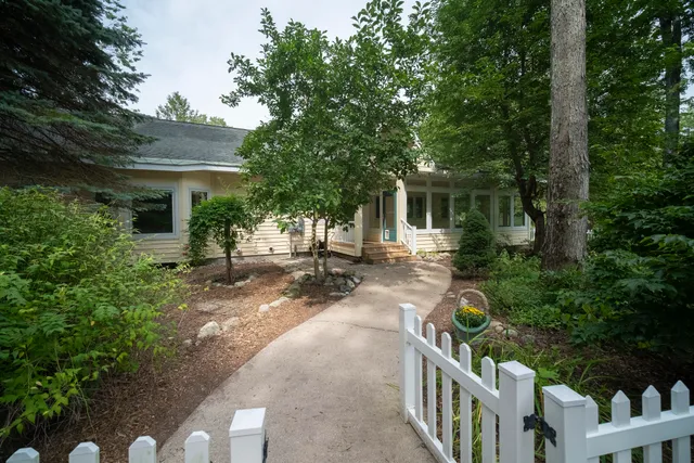 $1,095,000 | 9670 South County Line Road, Manistee, MI 49660