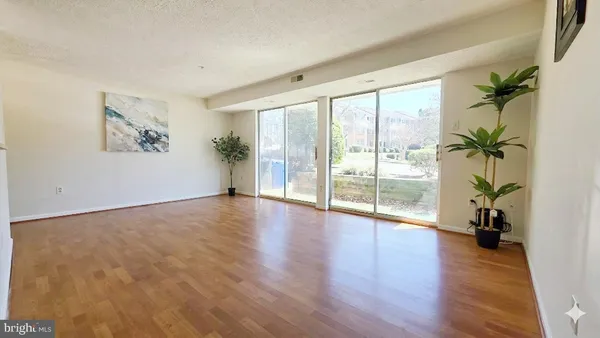 $269,000 | 503 Palmtree Drive, Unit 1, Gaithersburg, MD 20878