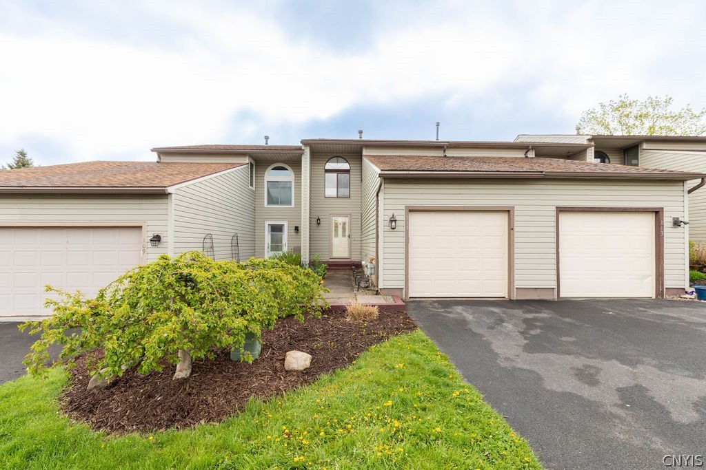 111 Lookout Circle, Camillus, NY 13209 Compass