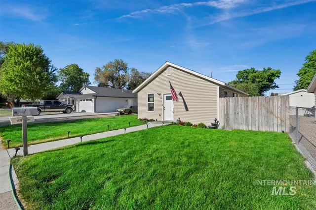 $270,000 | 835 North 8th East, Mountain Home, ID 83647
