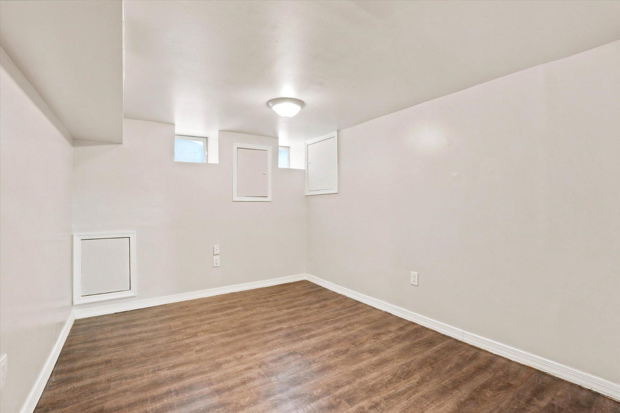 330 Monroe Street Philadelphia, PA 19147 - Photo 14 of 33 The perfect flex space in the finished basement!