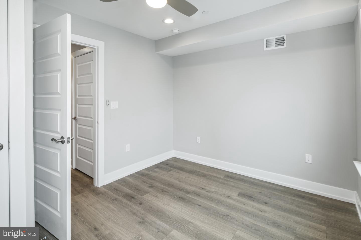 545 Tree Street Philadelphia, PA 19148 - Photo 14 of 27 Gallery Image 14