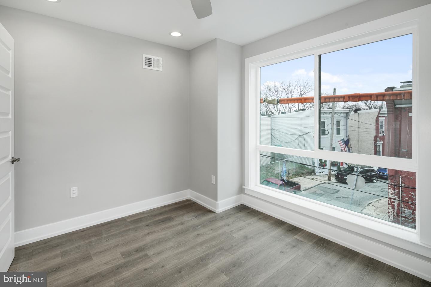 545 Tree Street Philadelphia, PA 19148 - Photo 18 of 27 Gallery Image 18